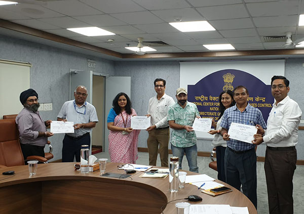 राष्ट्रीय वेक्टर जनित रोग नियंत्रण केंद्र, दिल्ली में हिंदी पखवाडे के दौरान आयोजित राजभाषा प्रतियोगिताओं के विजेताओं को दिनांक 06.10.2025 को सायं 4 बजे कार्यालय के पंचम तल पर स्थित सेमिनार कक्ष में पुरुस्कृत किया