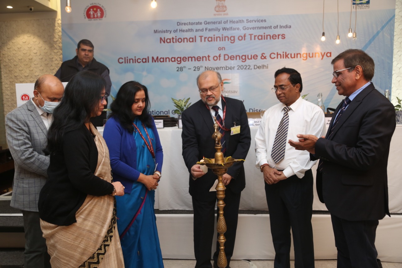 Prof. (Dr) Atul Goel, Director General of Health Services, Govt. of India, inaugurated “National Training of Trainers (ToT) on clinical management Dengue & Chikungunya Fever” at Delhi conducted by National Center for Vector Borne Diseases Control (NCVBDC) from 28th – 29th November 2022.
Addl. DGHS, Director AIIMS Bhuvneshwar, Director NCVBDC, National experts from Central Govt Hospitals Delhi, and participants of 7 States participated in this ToT.