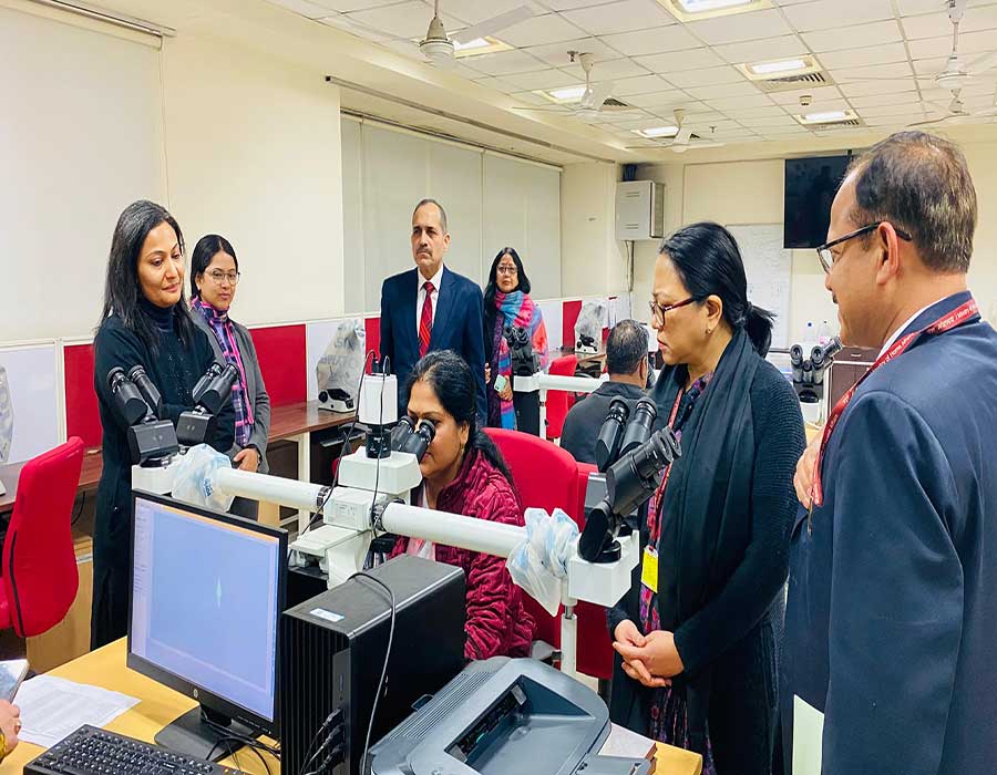 Dignitaries Ms. L.S. Changsan, Additional Secretary & MD (NHM), Smt. Roli Singh, Additional Secretary, MoHFW and Sh. Rajiv Manjhi, Joint Secretary, MoHFW, Dr Atul Kotwal, ED, NHSRC visited    NCVBDC and  reviewed the various activities with Dr Tanu Jain, Director, and other senior officers of NCVBDC.